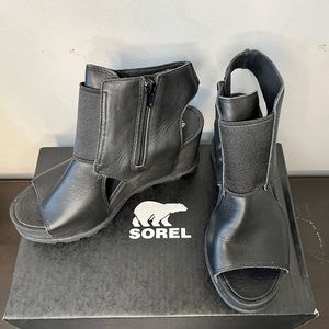 New Sorel Joanie Black Leather Platform Wedge Heels - Size 8.5